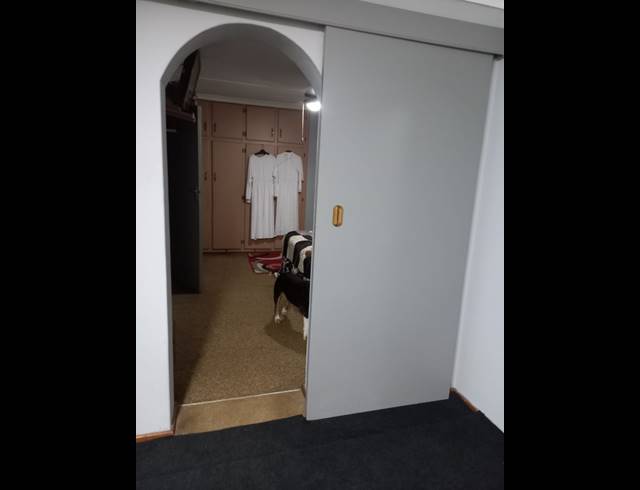 4 BEDROOM HOUSE FOR SALE IN QUEENSBURGH CENTRAL
